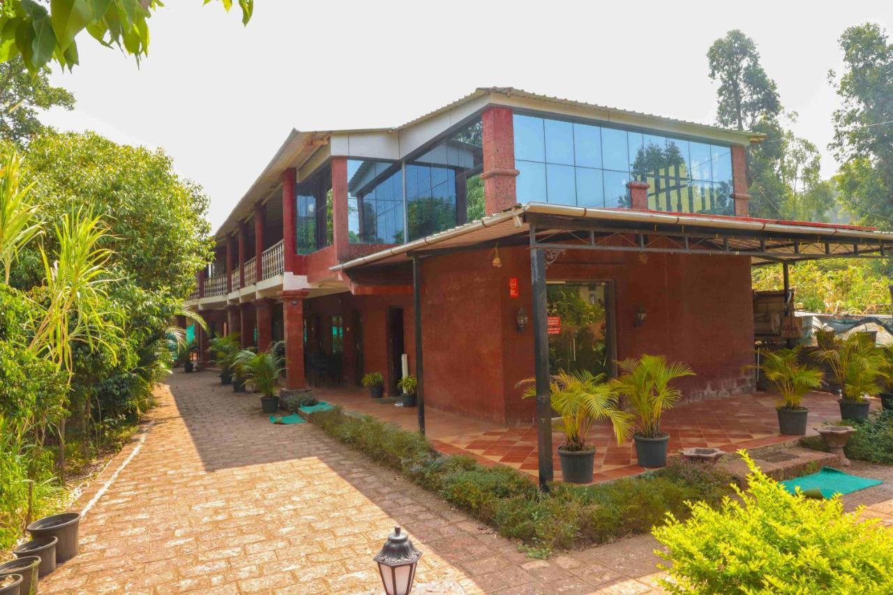 Hotel On The Rocks Mahābaleshwar Exterior foto