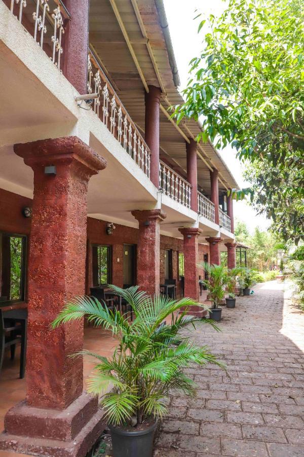 Hotel On The Rocks Mahābaleshwar Exterior foto