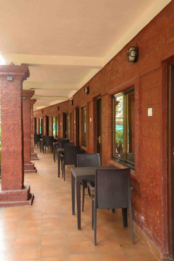 Hotel On The Rocks Mahābaleshwar Exterior foto