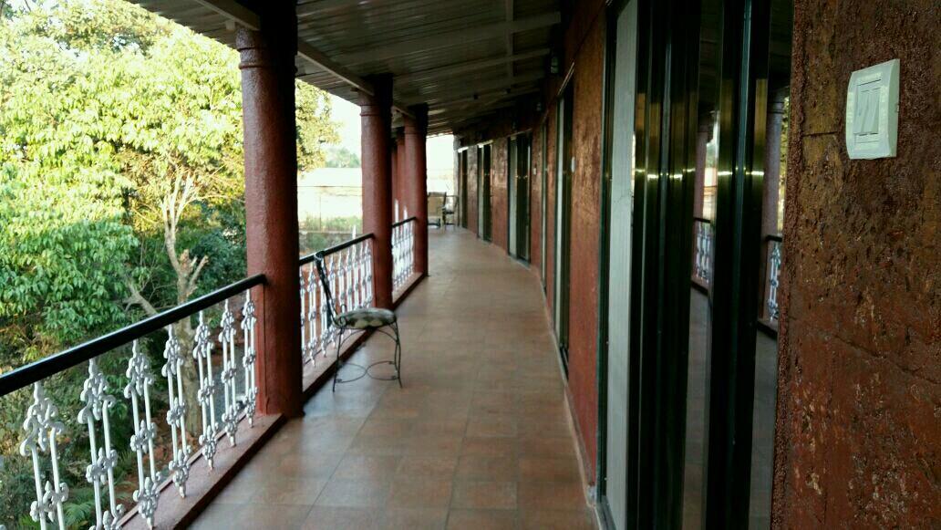 Hotel On The Rocks Mahābaleshwar Exterior foto